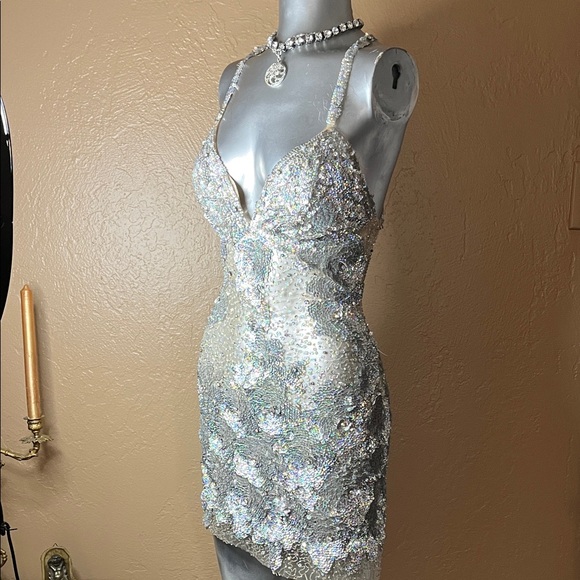Jovani Glittering  Intricate Sequin Silver Mini Dress.  Sz 4 - Picture 1 of 9